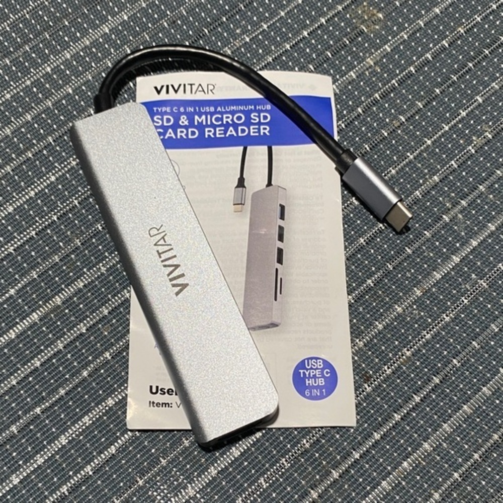 Vivitar Silver USB-C Hub and Card Reader